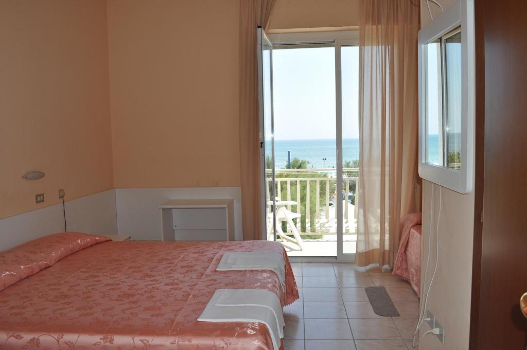 Hotel Perla Senigallia Zimmer foto